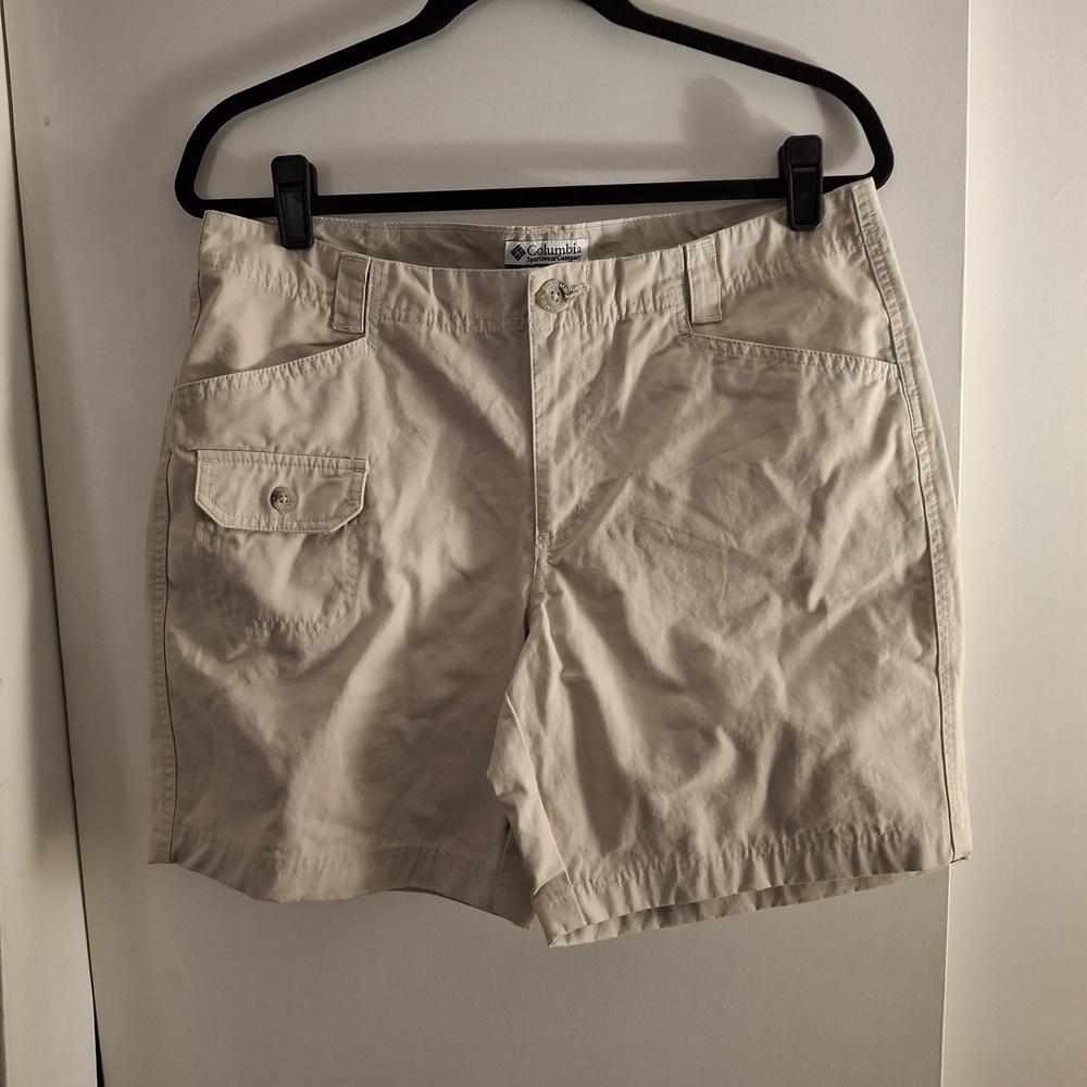 Columbia Women's Beige Cargo Shorts